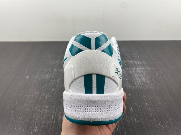 nike kobe 8 protro radiant emerald fq3549-101