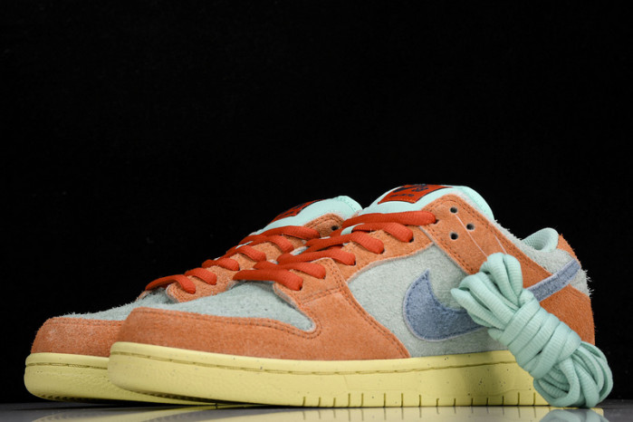 nike sb dunk low orange emerald rise dv5429-800