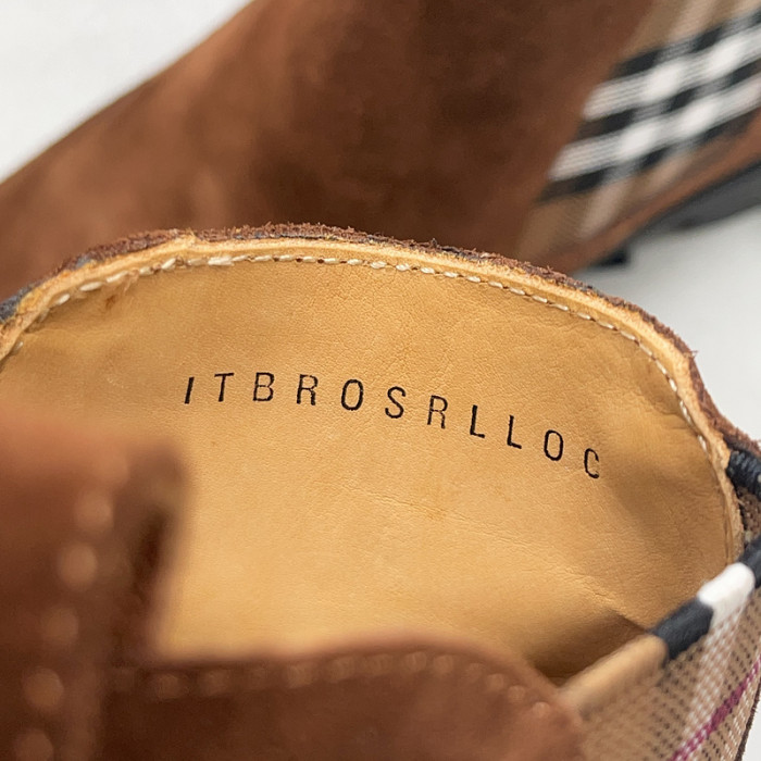 B**rry-vintage boots