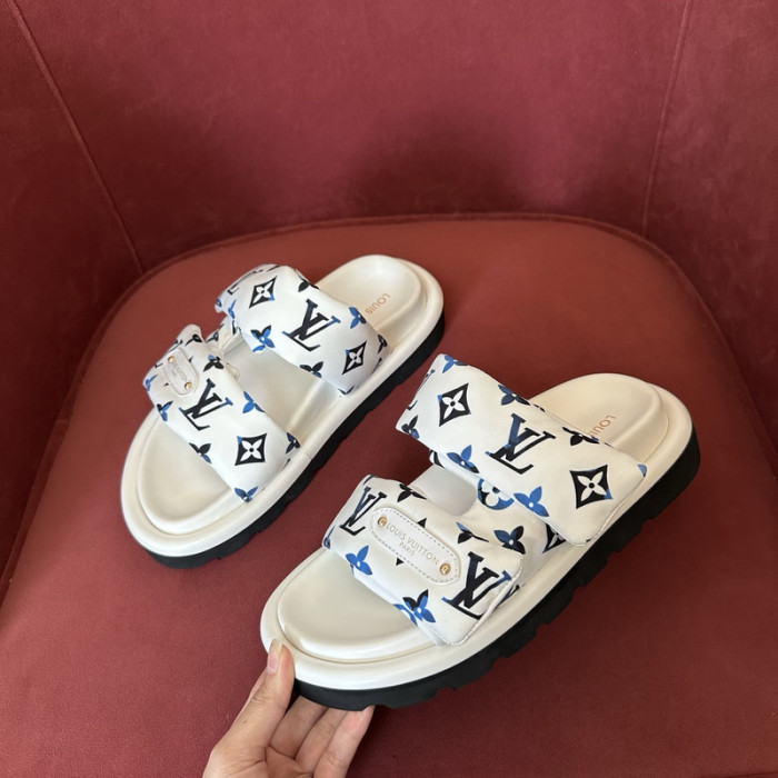 LV SANDALS