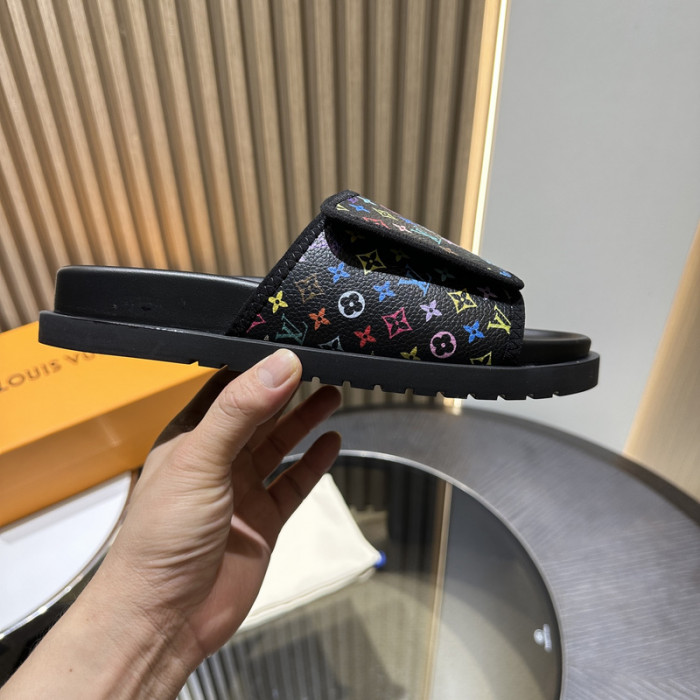 LV SANDALS