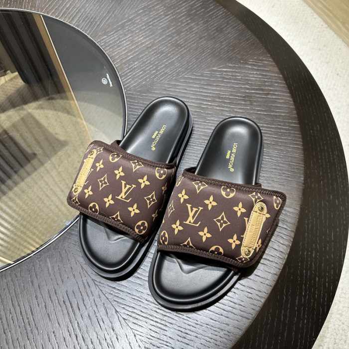 LV SANDALS