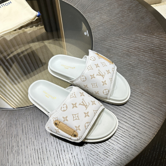 LV SANDALS