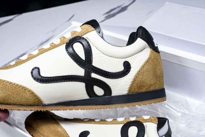 Loe*we Ballet Runner