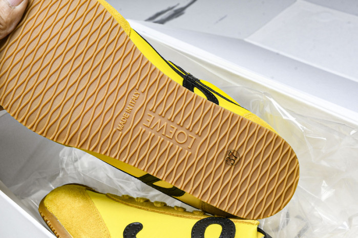 Loe*we Ballet Runner