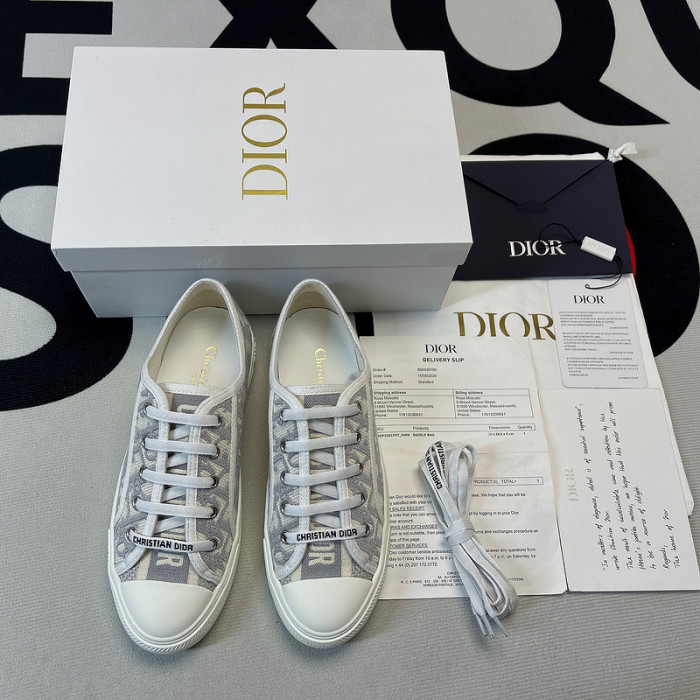 Dior Walk