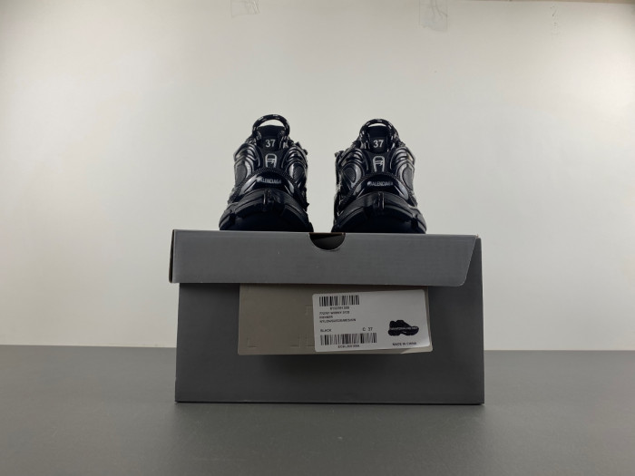 Ba*len*cia*ga runner