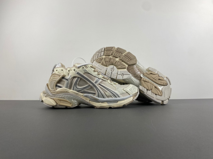 Ba*len*cia*ga runner