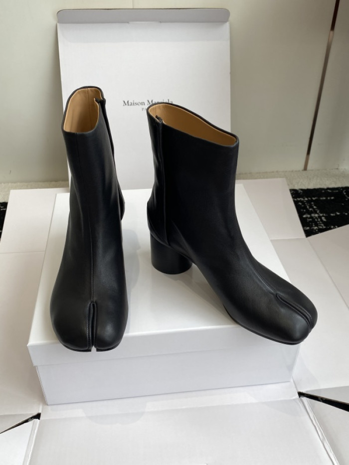 ma*s*n Ma*i*la tabi shoes