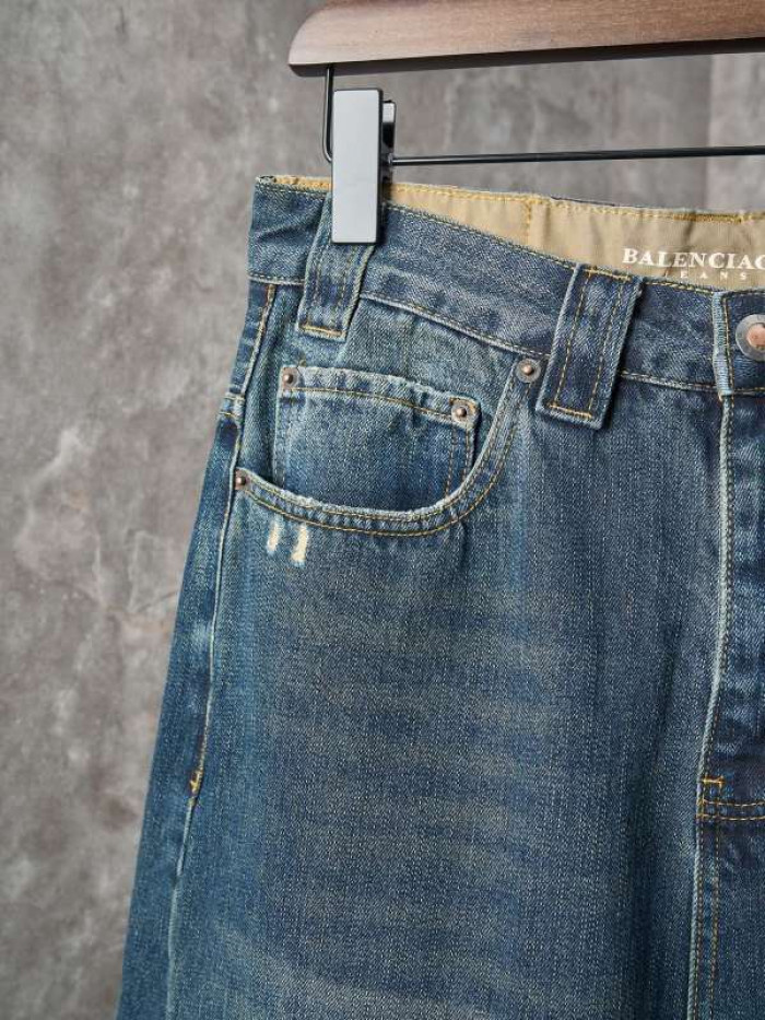 Balen*ciaga Jeans