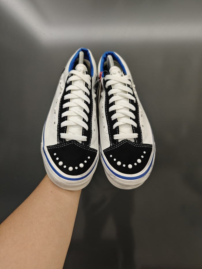 Vans Sneakers