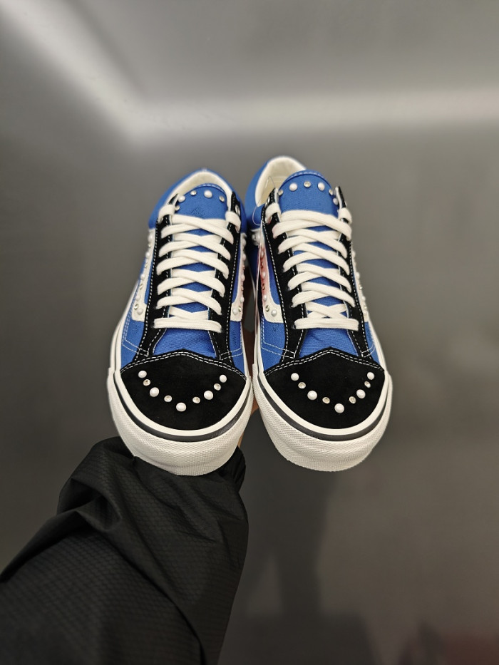 Vans Sneakers