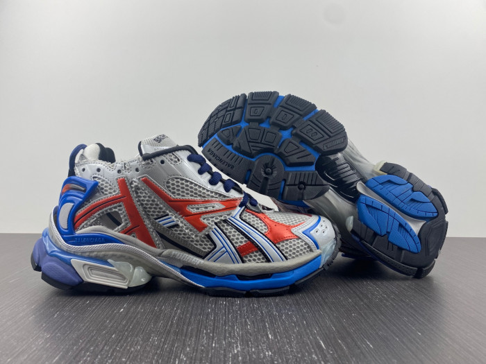 Ba*len*cia*ga runner