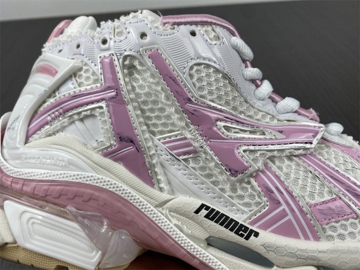 Ba*len*cia*ga runner