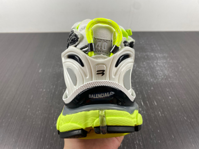 Ba*len*cia*ga runner