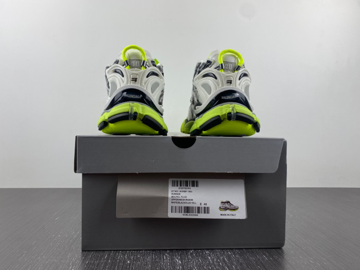 Ba*len*cia*ga runner