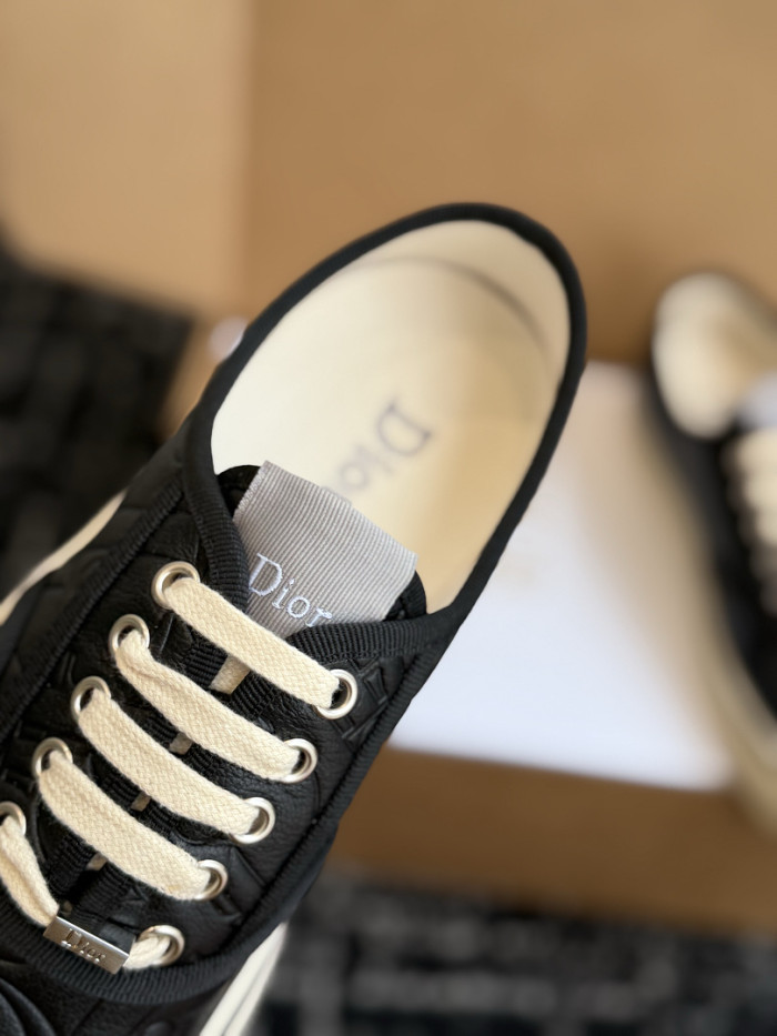 D10r Saltwind Sneaker (two color:black and white)