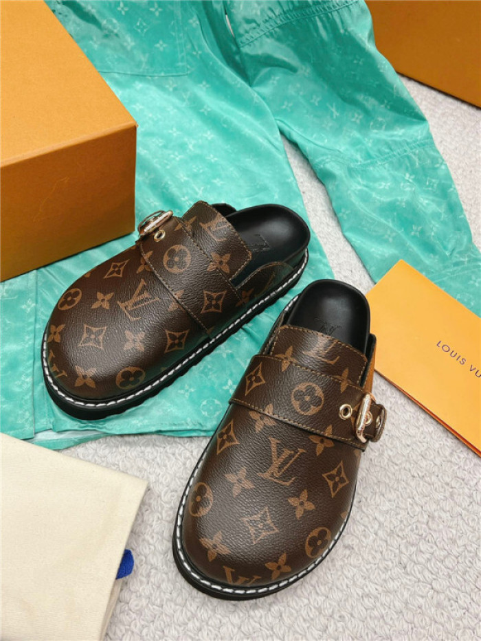 LV SANDALS