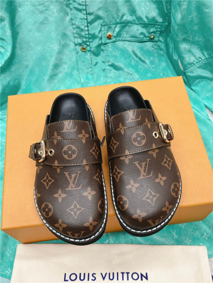 LV SANDALS