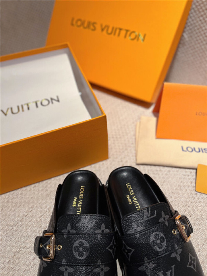 LV SANDALS