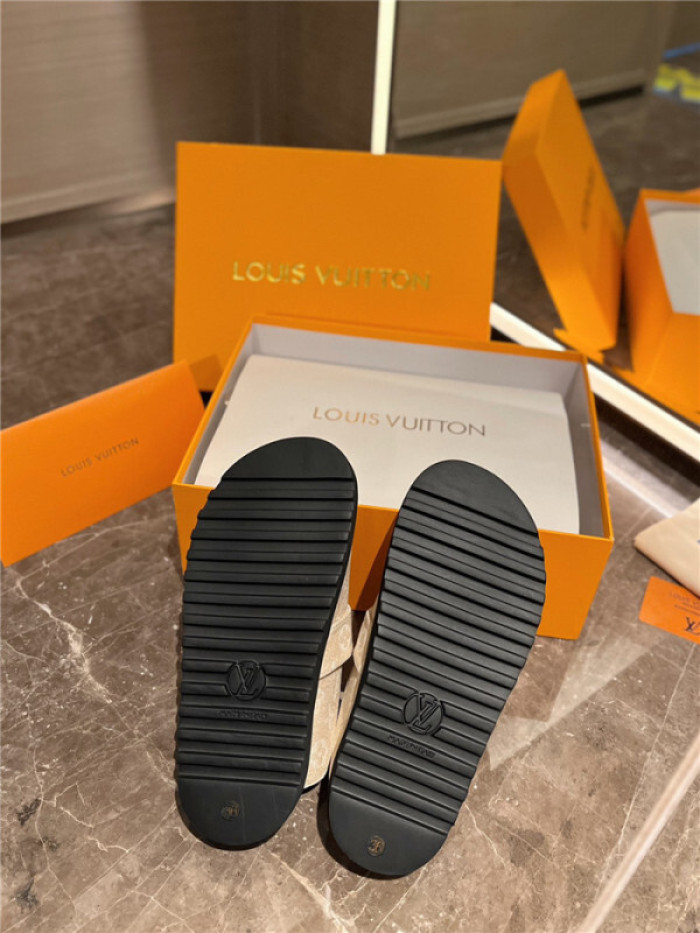 LV SANDALS