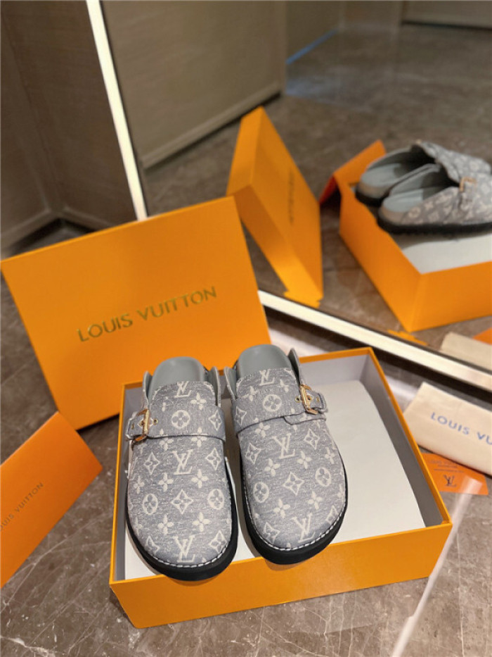 LV SANDALS