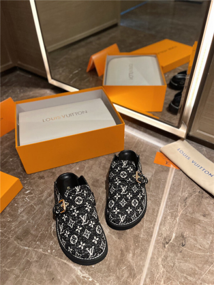 LV SANDALS