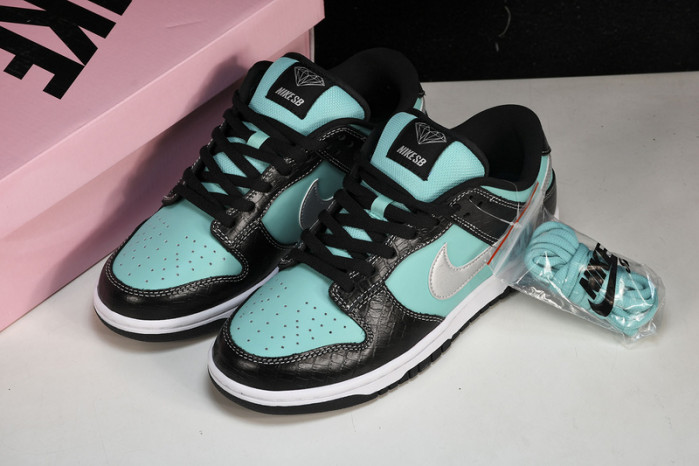 nike sb dunk low Di*m*nd s*pply co. aqua blue 304292-402