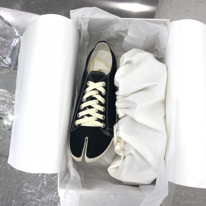 ma*s*n Ma*i*la tabi shoes