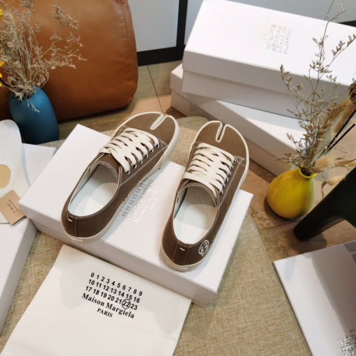 ma*s*n Ma*i*la tabi shoes