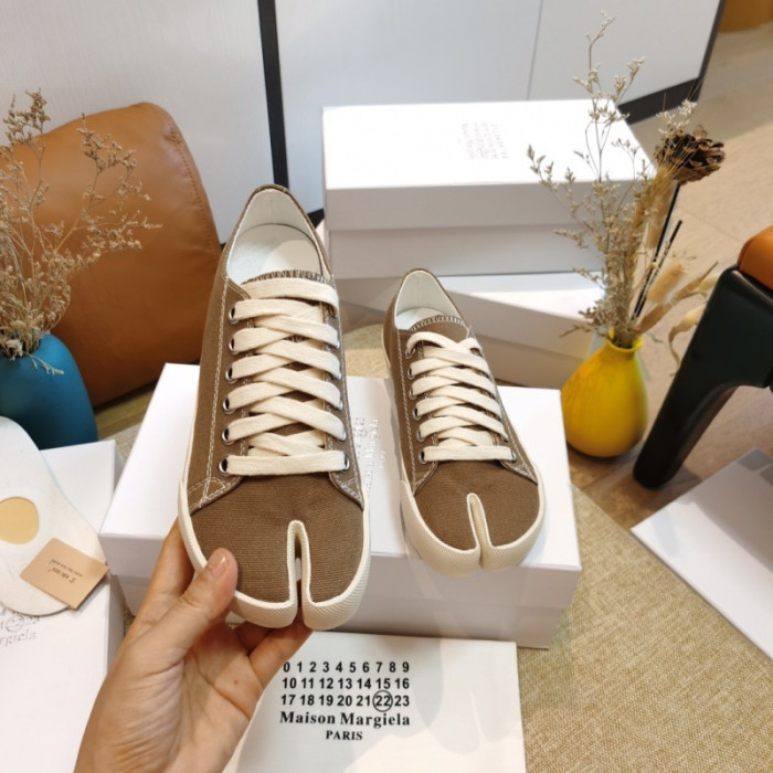 ma*s*n Ma*i*la tabi shoes