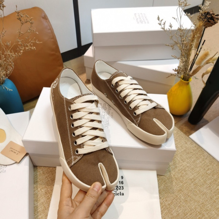 ma*s*n Ma*i*la tabi shoes