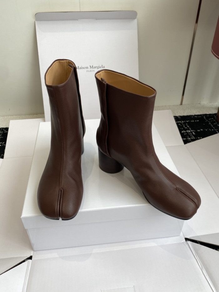 ma*s*n Ma*i*la tabi shoes