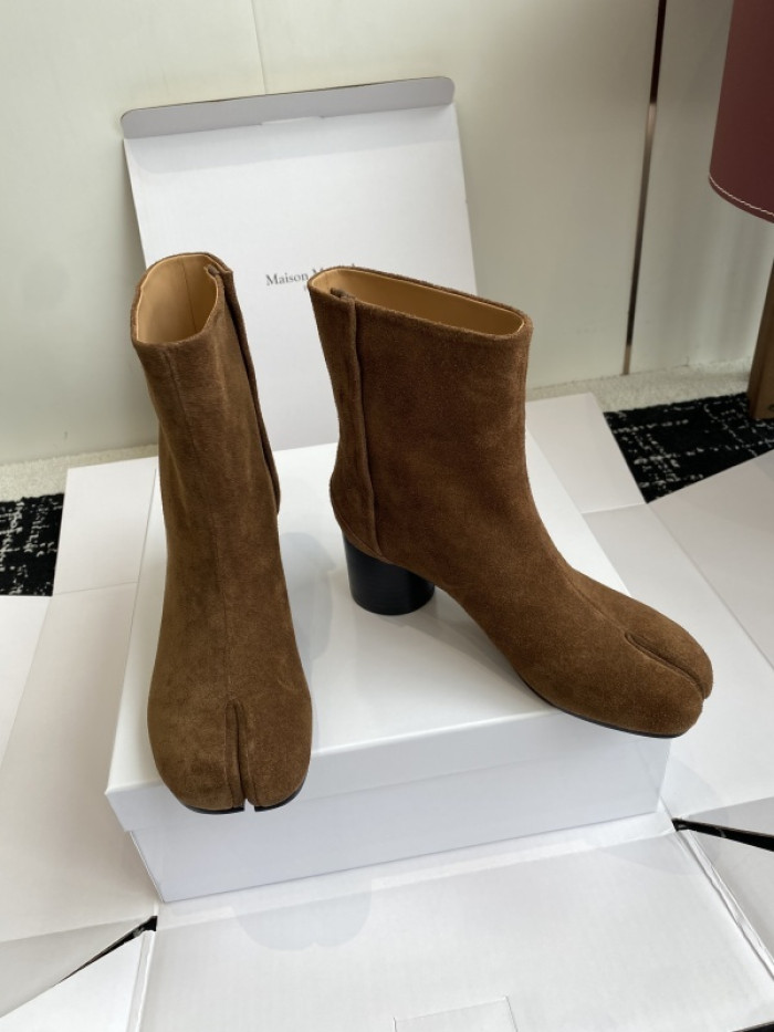 ma*s*n Ma*i*la tabi shoes