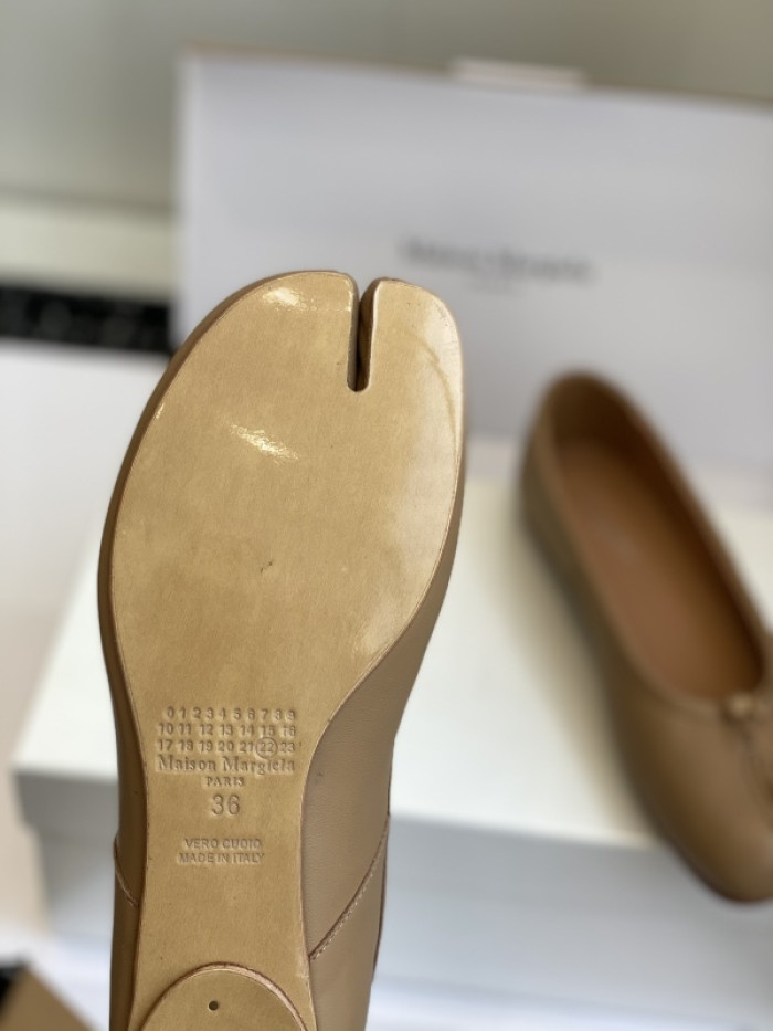 ma*s*n Ma*i*la tabi shoes