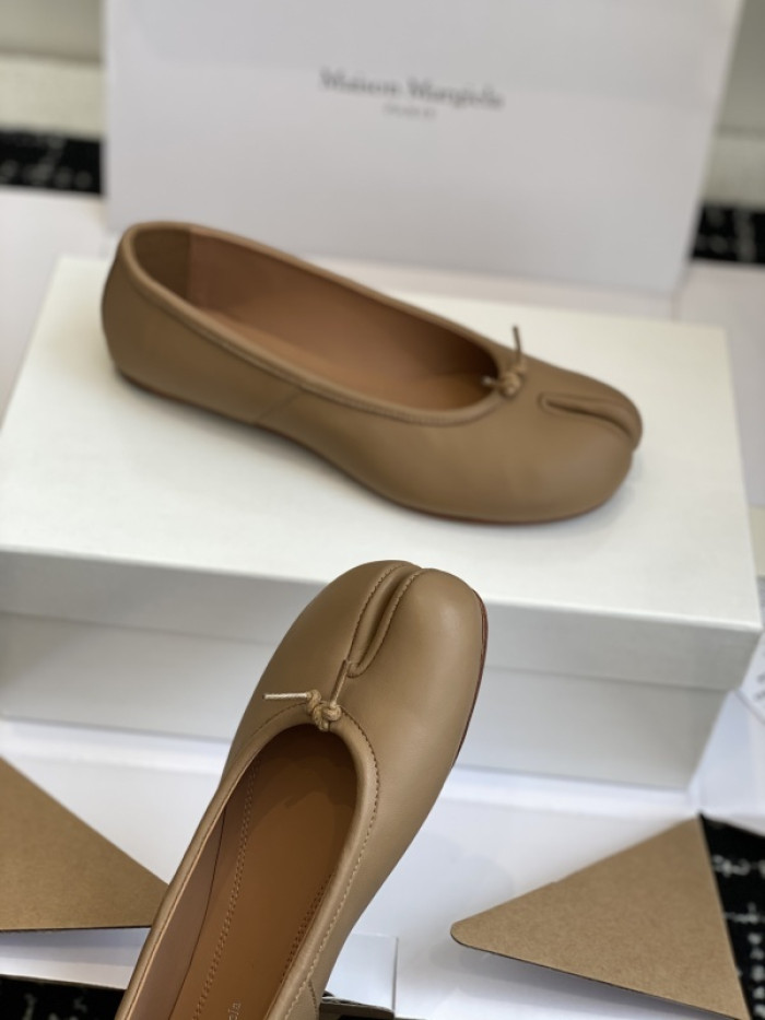 ma*s*n Ma*i*la tabi shoes