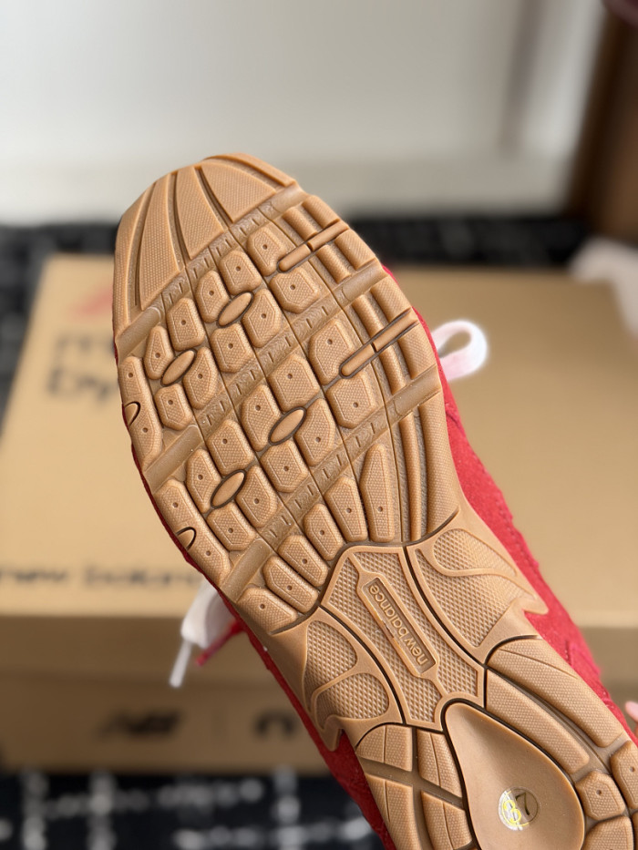 M1um1u SNEAKER