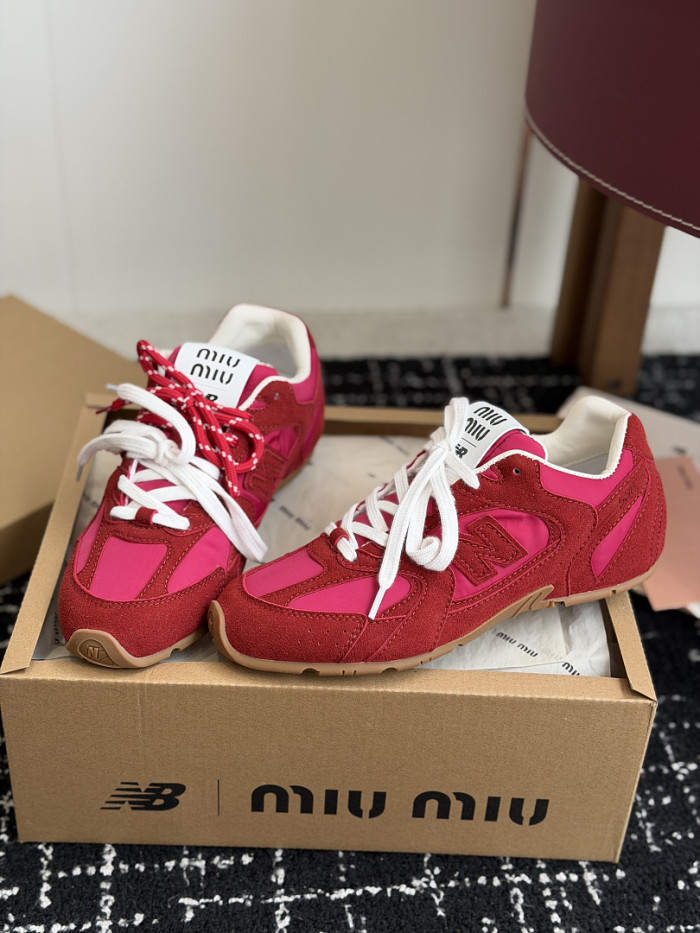 M1um1u SNEAKER