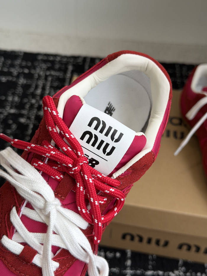 M1um1u SNEAKER