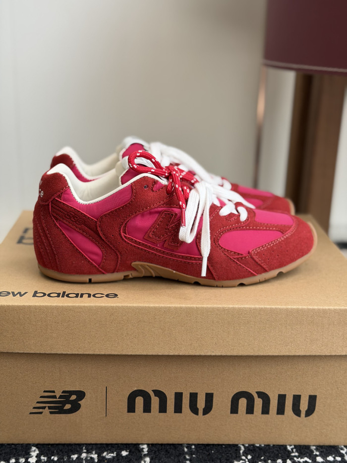 M1um1u SNEAKER