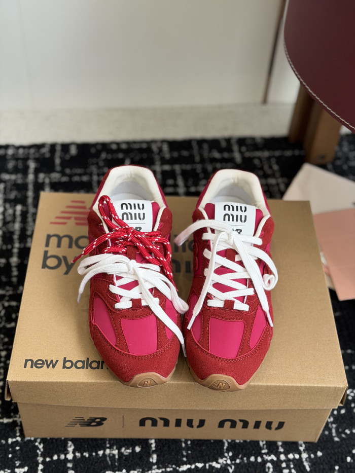 M1um1u SNEAKER