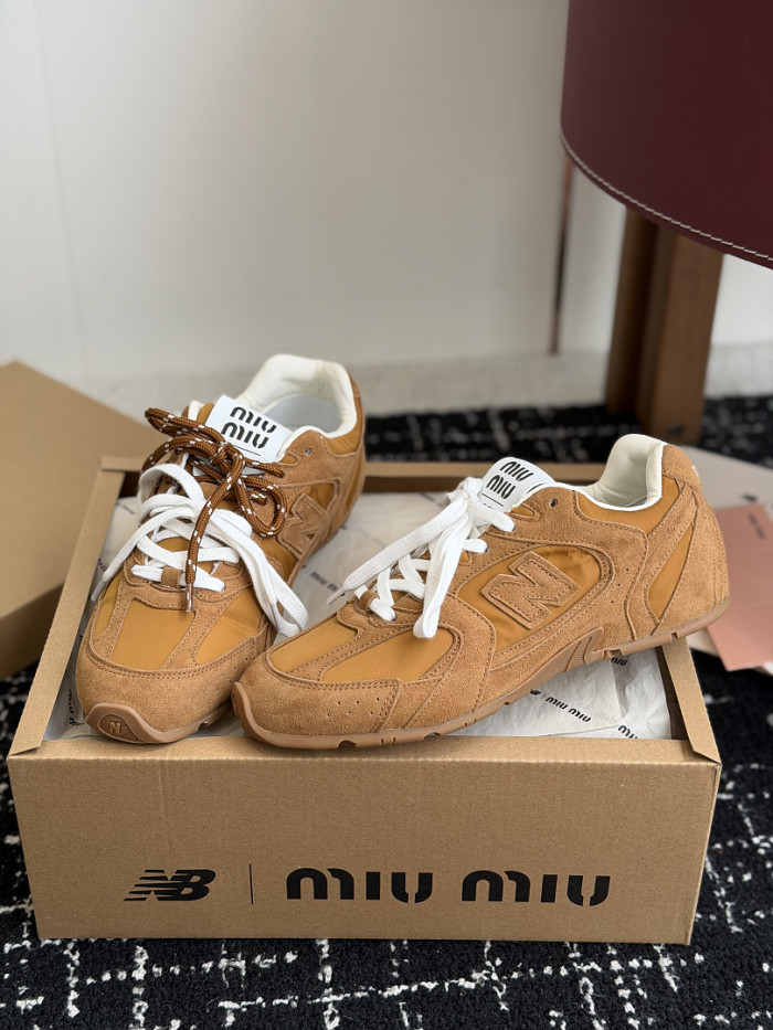 M1um1u SNEAKER