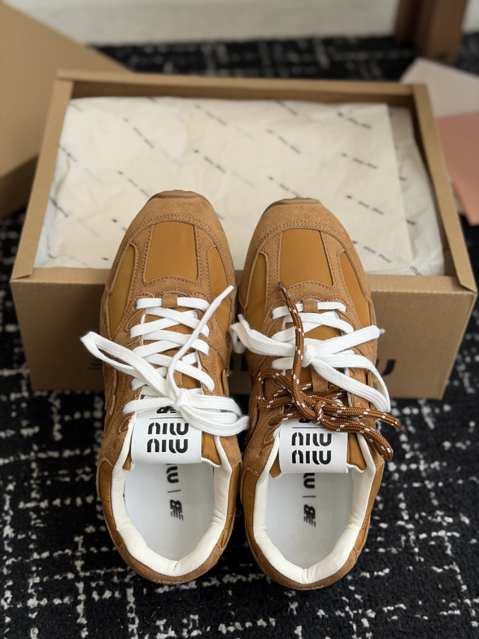 M1um1u SNEAKER