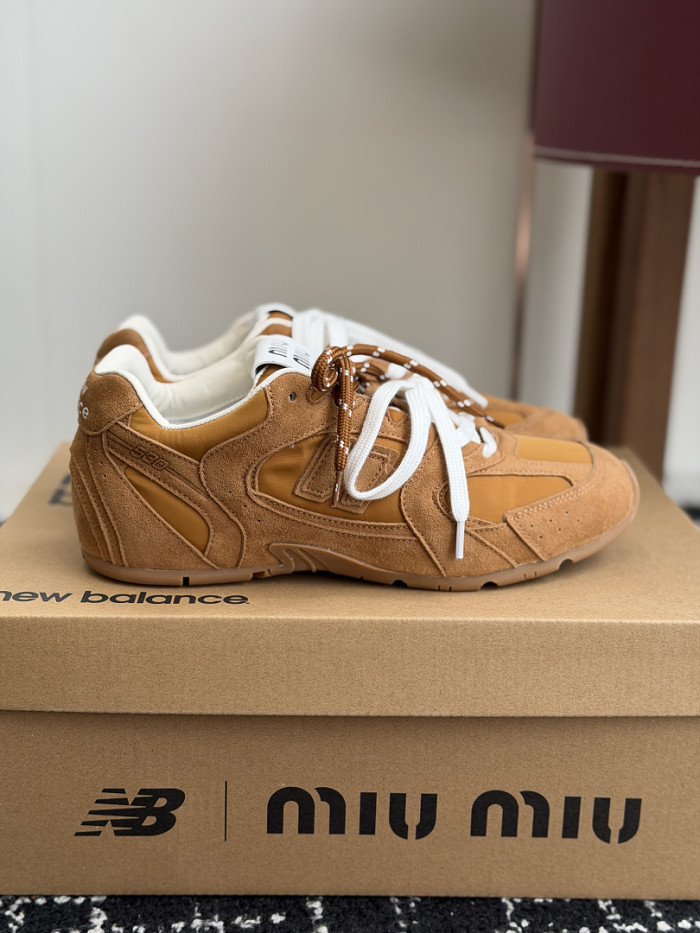 M1um1u SNEAKER