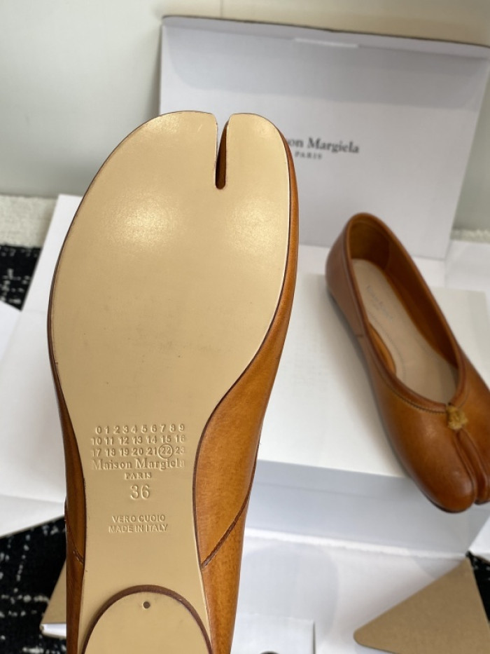 ma*s*n Ma*i*la tabi shoes