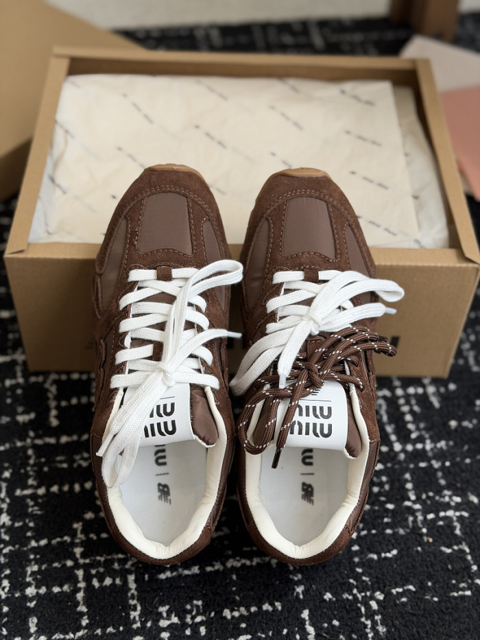 M1um1u SNEAKER
