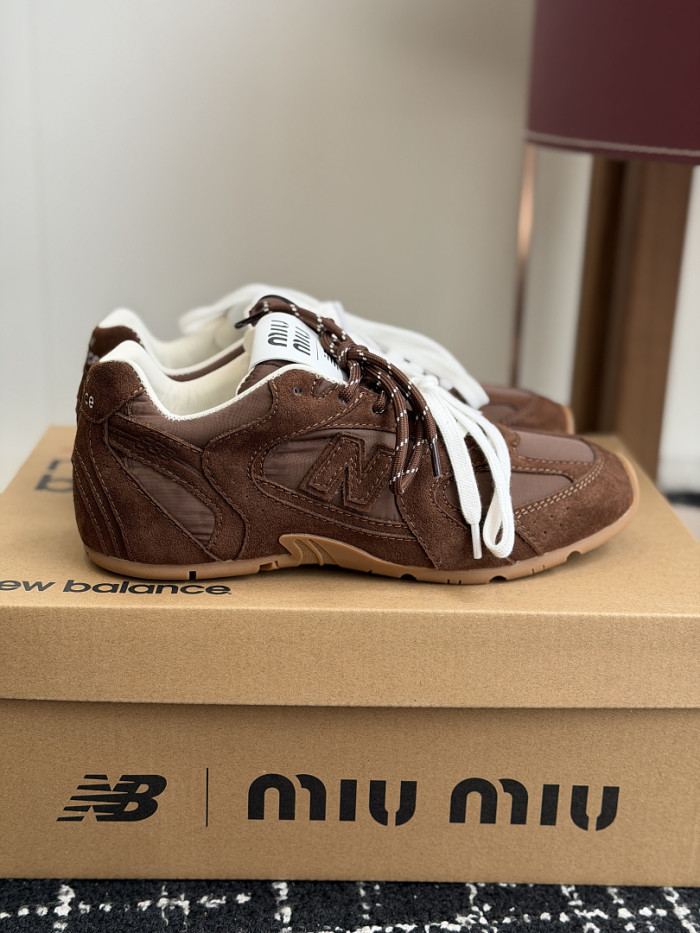 M1um1u SNEAKER