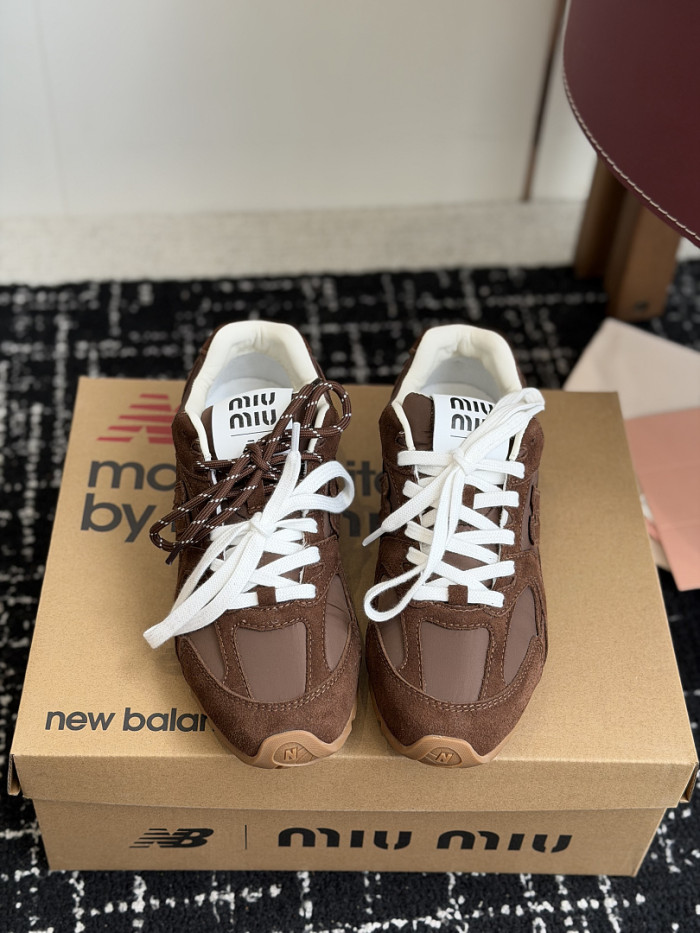 M1um1u SNEAKER