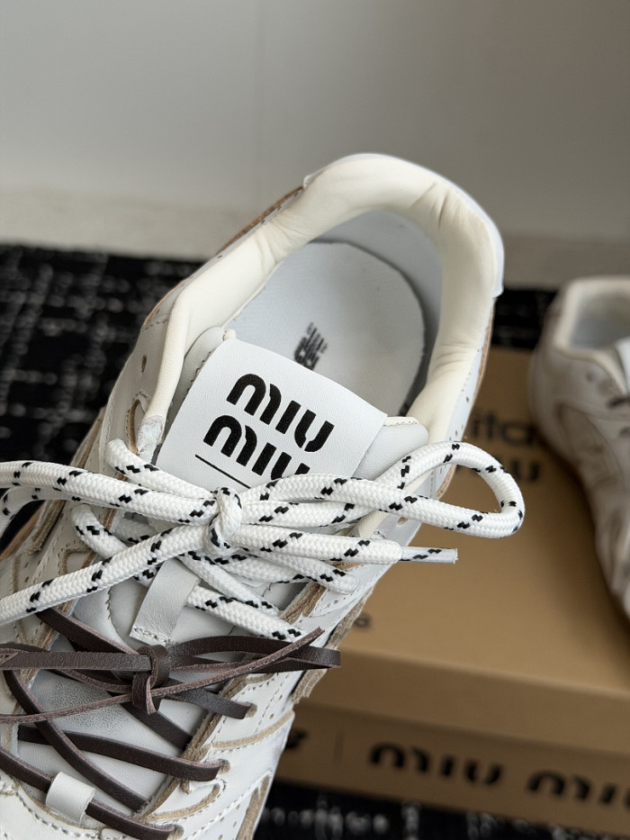 M1um1u SNEAKER