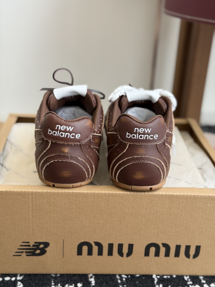 M1um1u SNEAKER